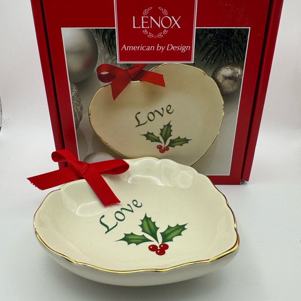 Lenox Holiday Love Heart Dish 4” w/ Box Gold Trim American by Design